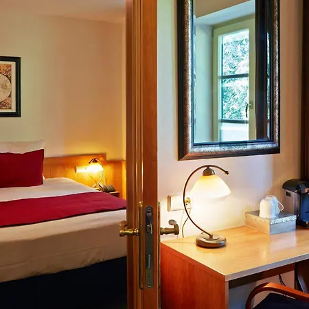 Hotell Parkhotel Mastbosch 4*